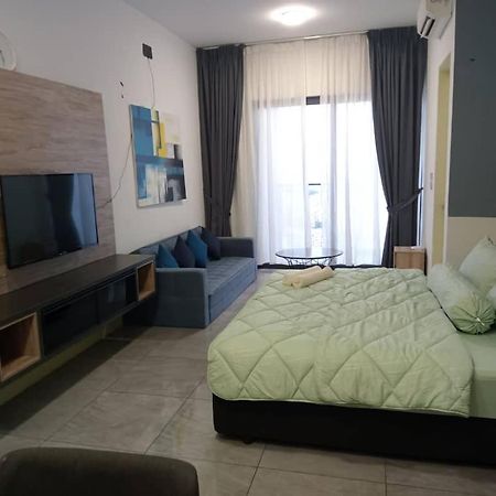 Homestay Shah Rizki at Imperio with swimming pool muslim friendly Malacca Bagian luar foto