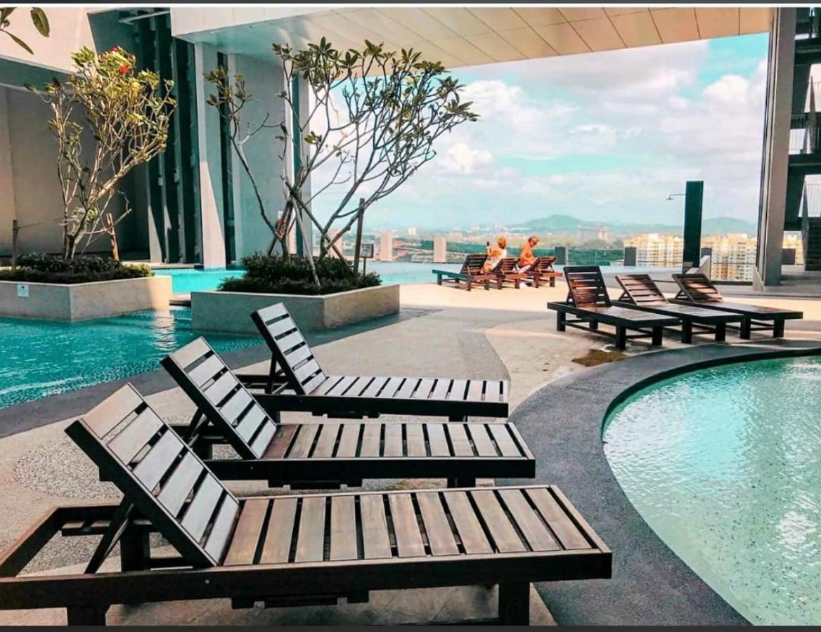 Homestay Shah Rizki at Imperio with swimming pool muslim friendly Malacca Bagian luar foto