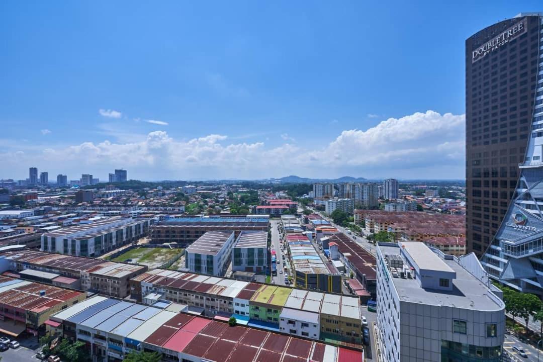 Homestay Shah Rizki at Imperio with swimming pool muslim friendly Malacca Bagian luar foto
